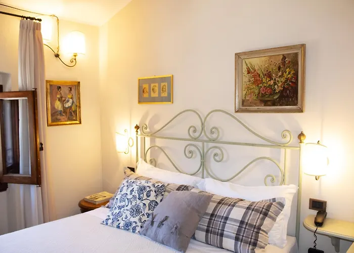 Boutique Hotel Fox'S Inn